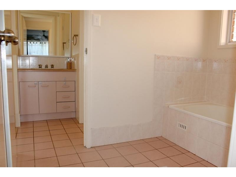 47 Como Court, Wattle Grove NSW 2173