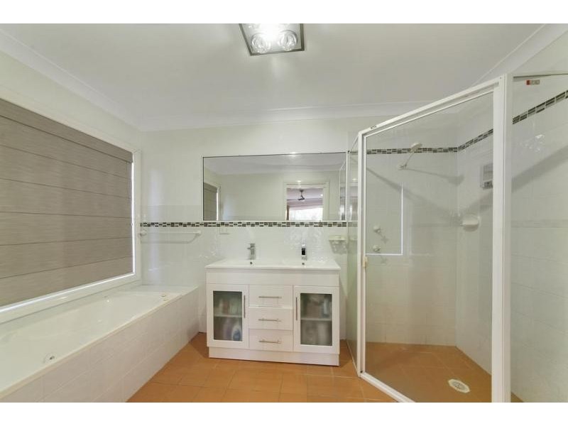 8 Balala Court, Wattle Grove NSW 2173