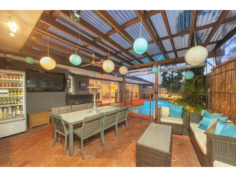 8 Balala Court, Wattle Grove NSW 2173