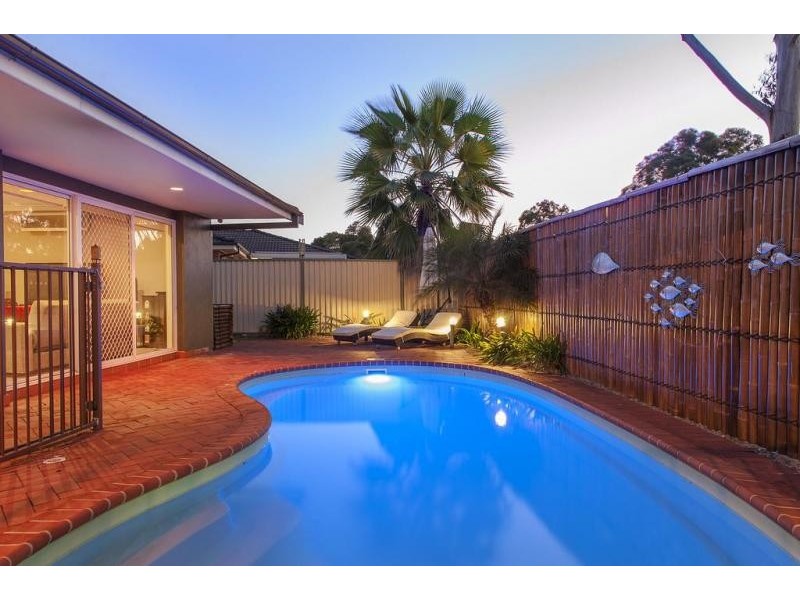 8 Balala Court, Wattle Grove NSW 2173