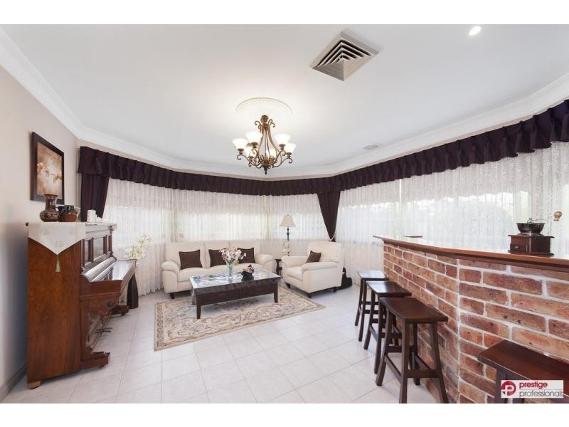 5 Daintree Drive, Wattle Grove NSW 2173