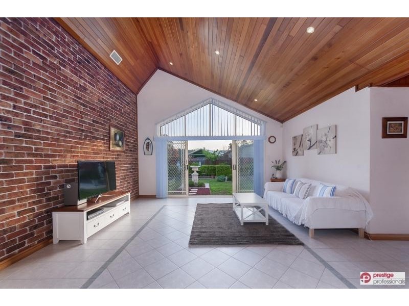 5 Daintree Drive, Wattle Grove NSW 2173