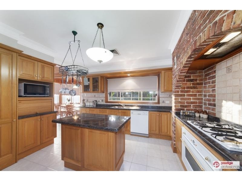 5 Daintree Drive, Wattle Grove NSW 2173