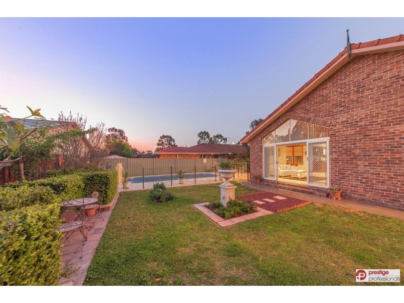 5 Daintree Drive, Wattle Grove NSW 2173