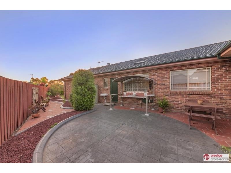 5 Daintree Drive, Wattle Grove NSW 2173