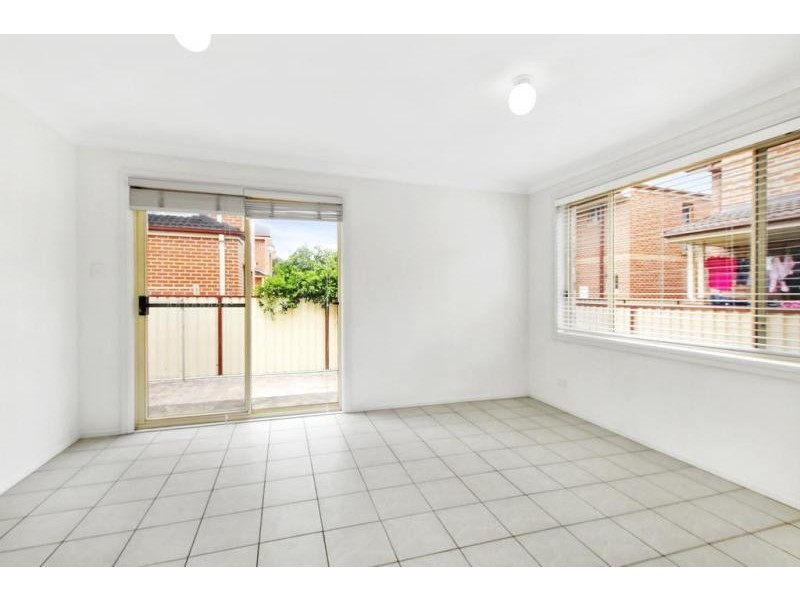 4/3 Church Road, Moorebank NSW 2170