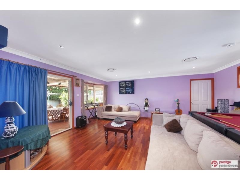 6 Kanangra Court, Wattle Grove NSW 2173