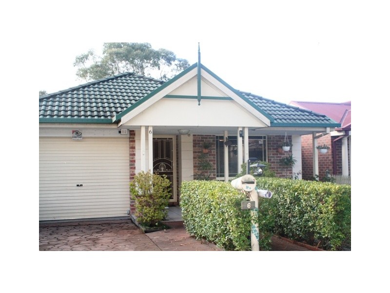 6 Tweed Court, Wattle Grove NSW 2173