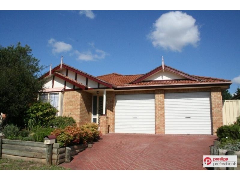 25 Daintree Drive, Wattle Grove NSW 2173