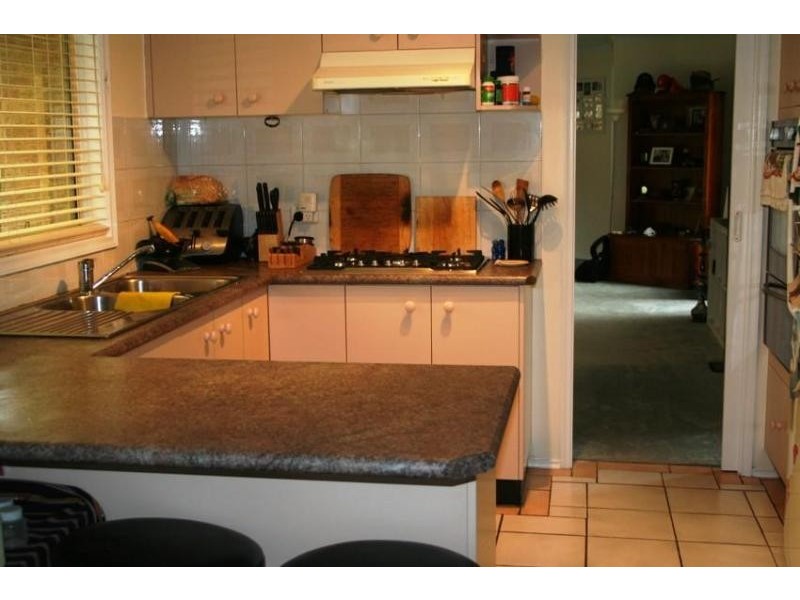 25 Daintree Drive, Wattle Grove NSW 2173
