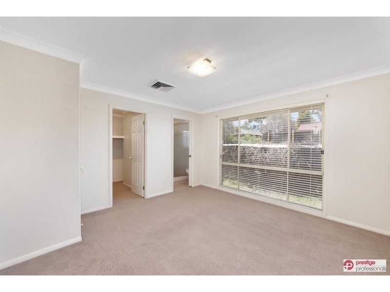 50 Daintree Drive, Wattle Grove NSW 2173