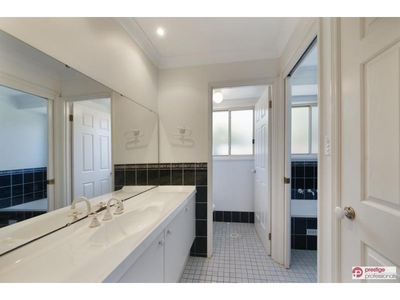 50 Daintree Drive, Wattle Grove NSW 2173