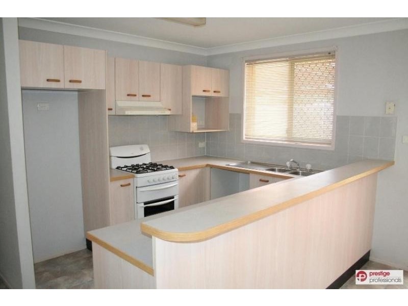 11 Claremont Court, Wattle Grove NSW 2173