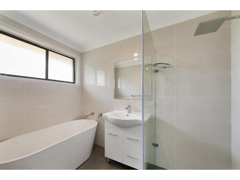 66 Evelyn Street, Macquarie Fields NSW 2564