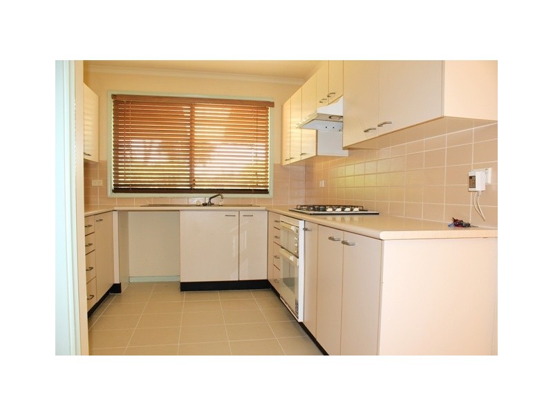 6/11-13 Armata court, Wattle Grove NSW 2173