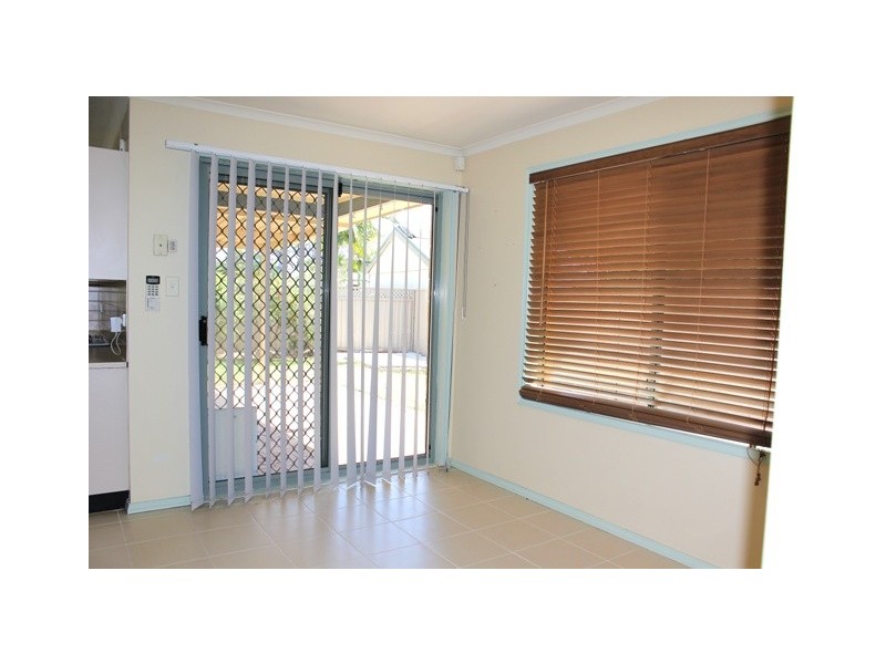 6/11-13 Armata court, Wattle Grove NSW 2173