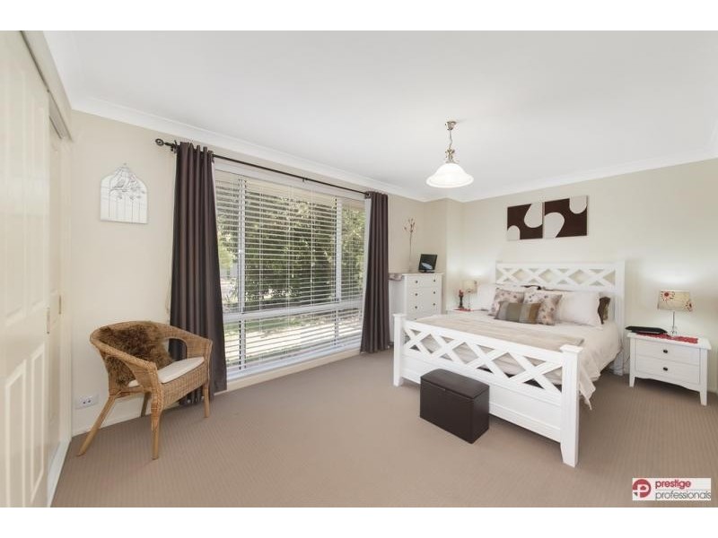 6 Chelsea Garden Court, Wattle Grove NSW 2173