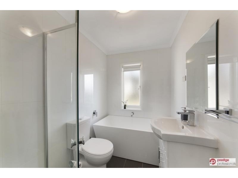 40 Brallos Avenue, Holsworthy NSW 2173