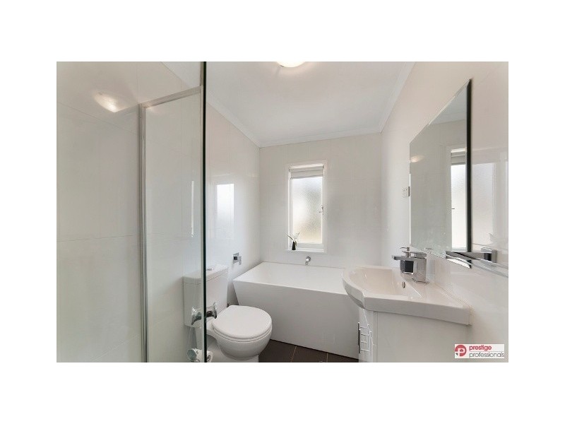 40 Brallos Avenue, Holsworthy NSW 2173