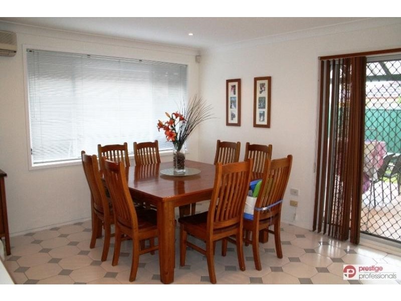 7 Murray Court, Wattle Grove NSW 2173