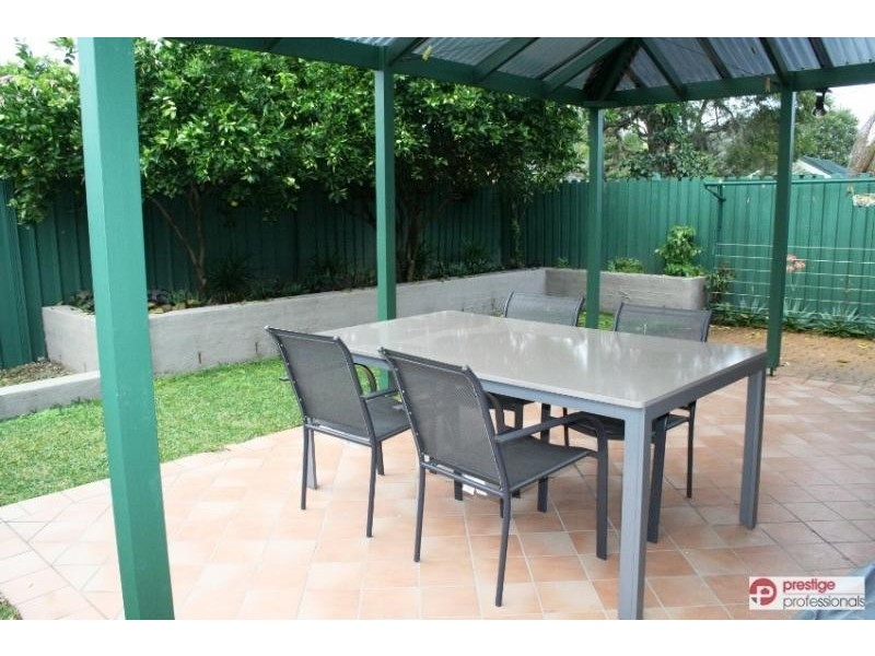 7 Murray Court, Wattle Grove NSW 2173