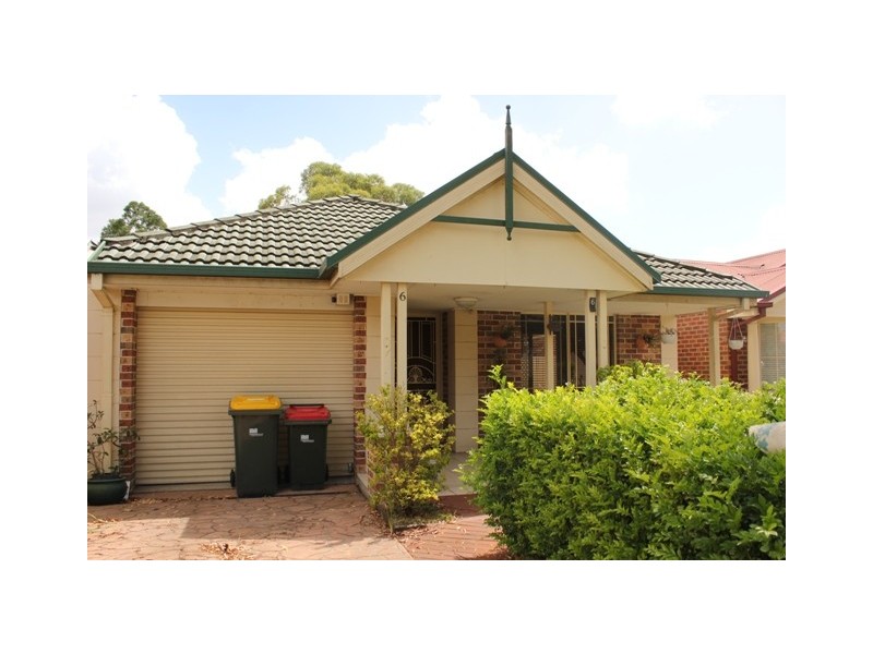 6 Tweed Court, Wattle Grove NSW 2173