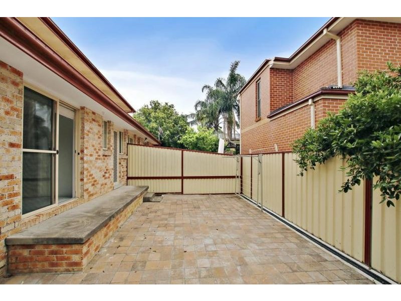 4/3 Church Road, Moorebank NSW 2170