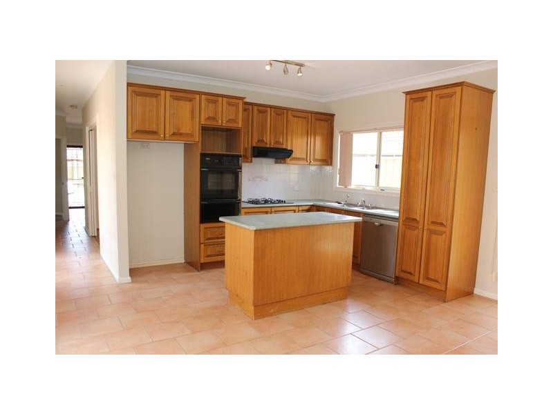 20 Beltana Court, Wattle Grove NSW 2173