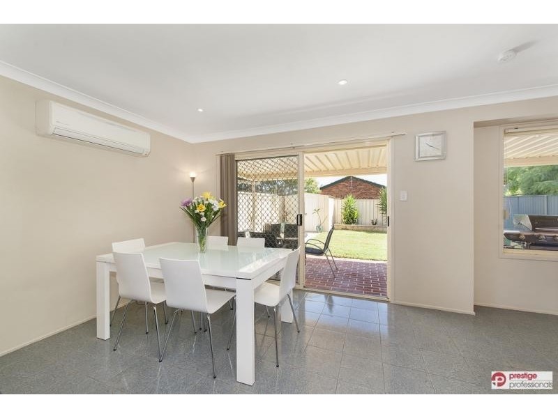 11 Hyde Park Court, Wattle Grove NSW 2173