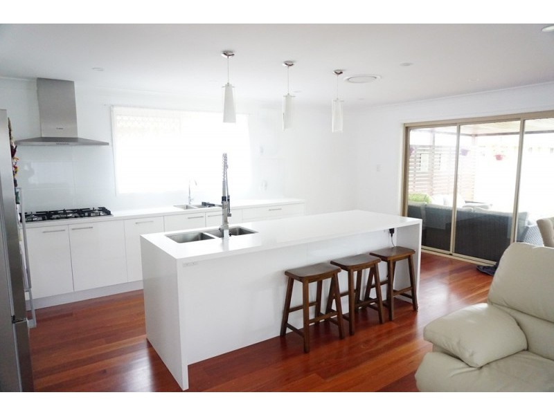 29 Castle Rock Court, Wattle Grove NSW 2173