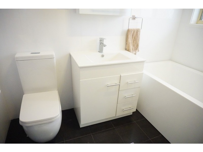 29 Castle Rock Court, Wattle Grove NSW 2173