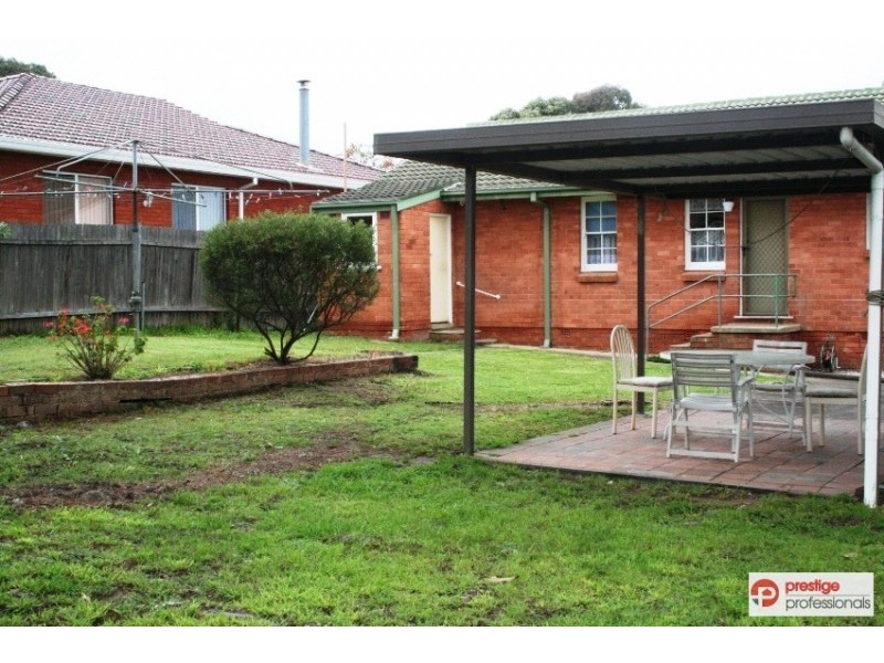 7 Golfinch Avenue, Moorebank NSW 2170