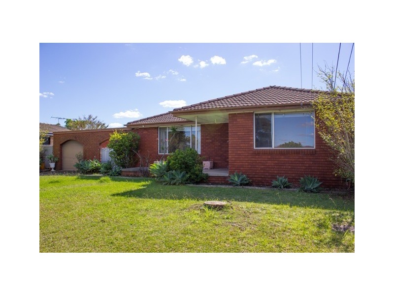 9 Hillcrest Avenue, Moorebank NSW 2170