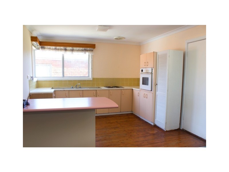 9 Hillcrest Avenue, Moorebank NSW 2170