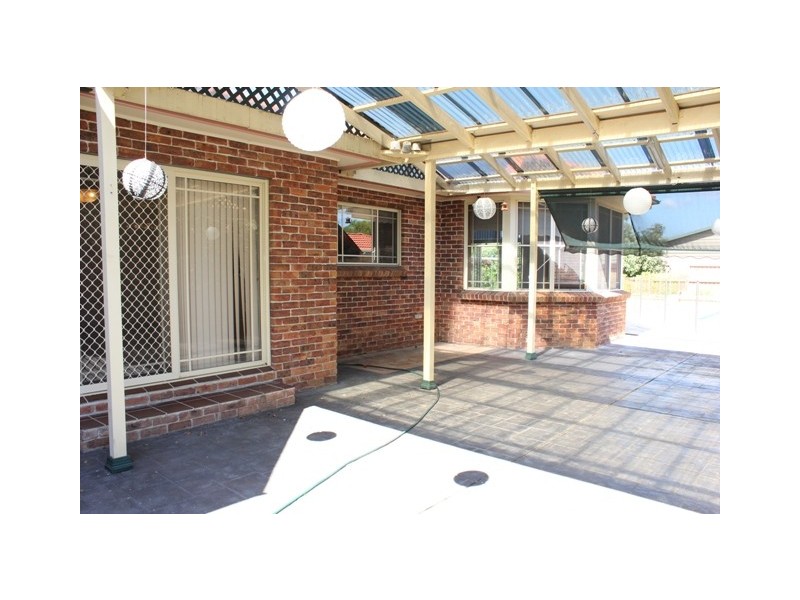 5 Daintree Drive, Wattle Grove NSW 2173