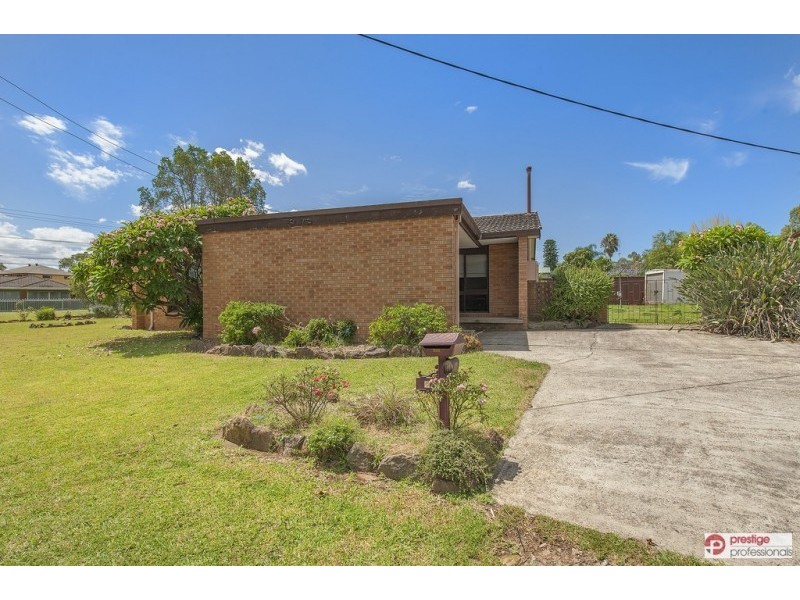 2 Holly Avenue, Chipping Norton NSW 2170