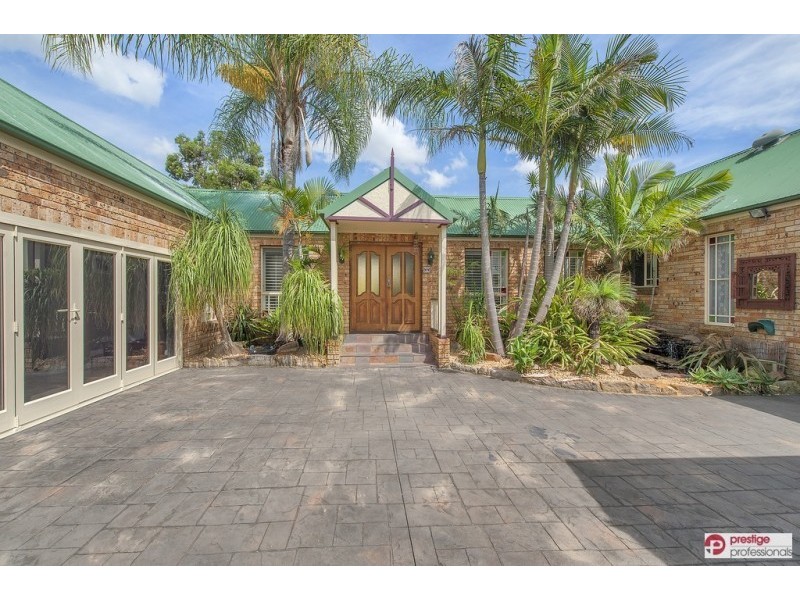 5 Havilah Court, Wattle Grove NSW 2173