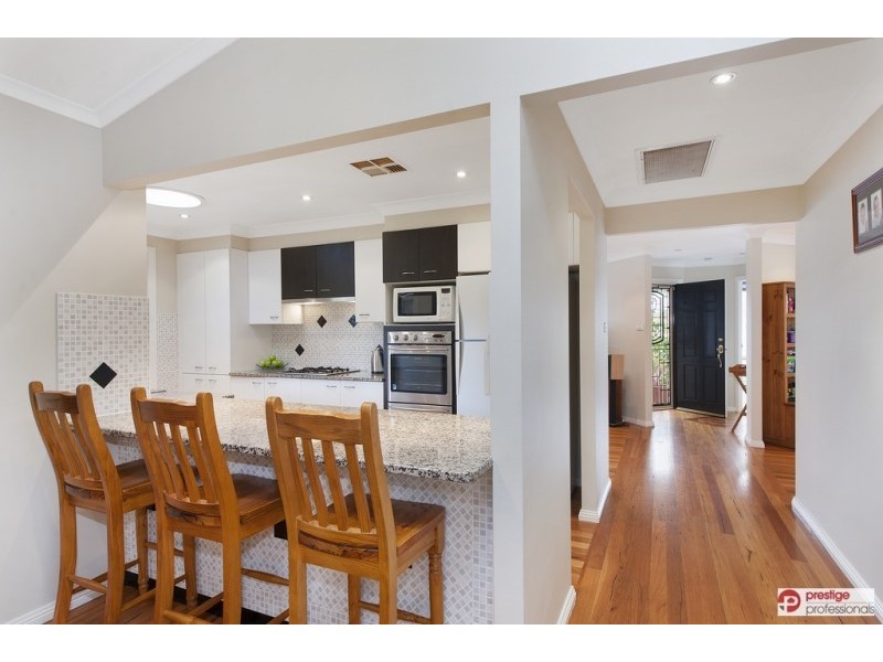 5 Bodalla Court, Wattle Grove NSW 2173