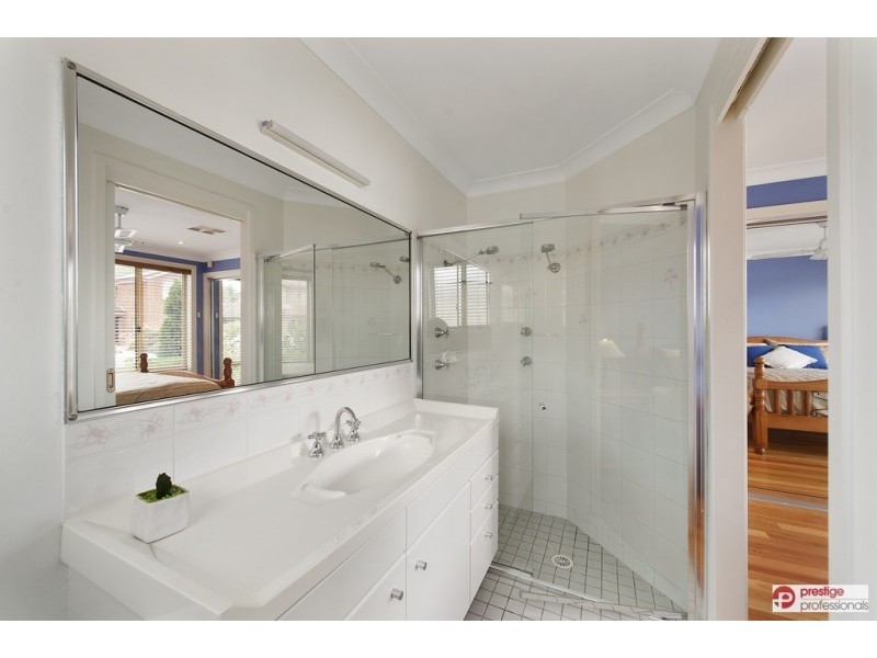 5 Bodalla Court, Wattle Grove NSW 2173