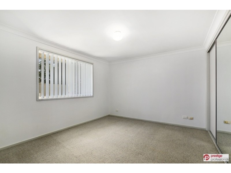 15 Oatlands Court, Wattle Grove NSW 2173