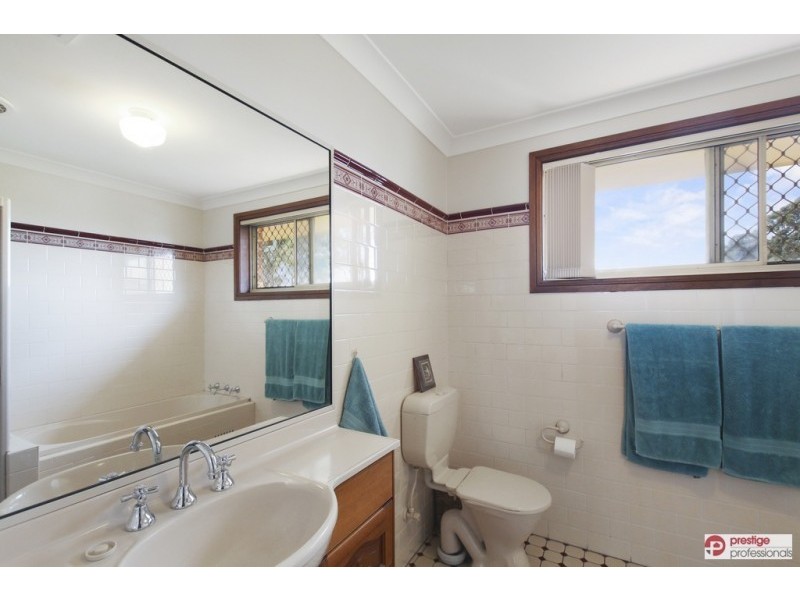 4/3 Carinya Place, Moorebank NSW 2170