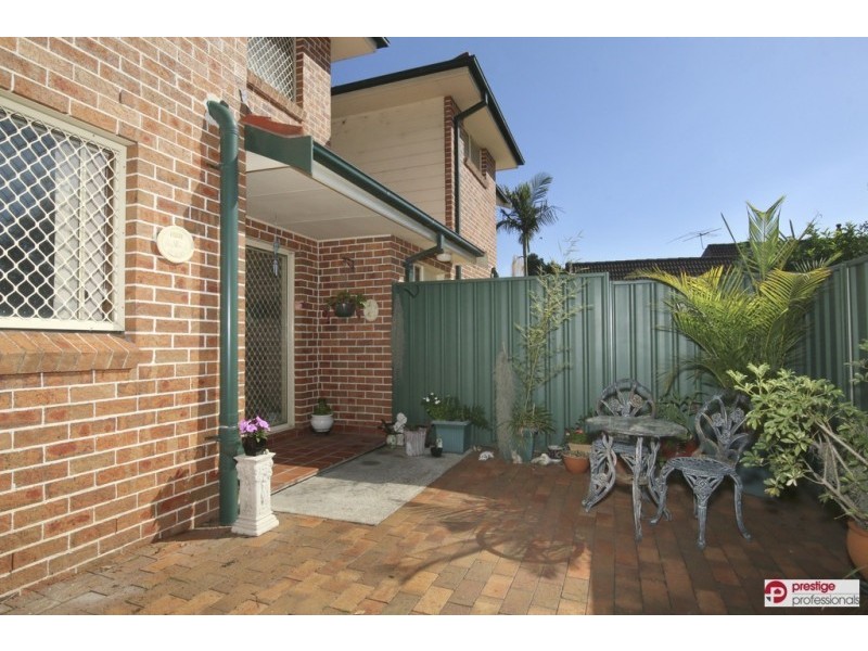 4/3 Carinya Place, Moorebank NSW 2170