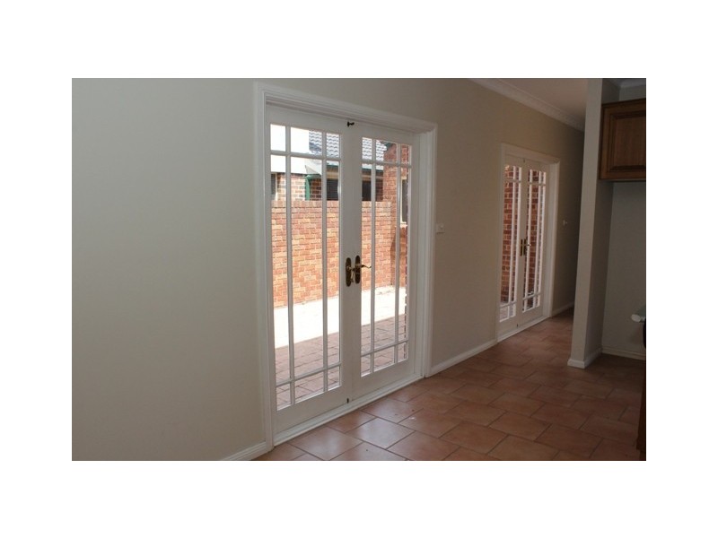 20 Beltana Court, Wattle Grove NSW 2173