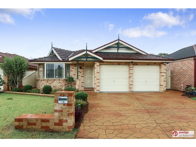 16 Kinchega Court, Wattle Grove NSW 2173