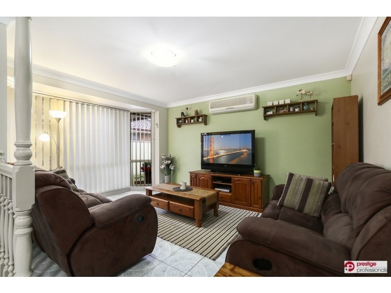 16 Kinchega Court, Wattle Grove NSW 2173