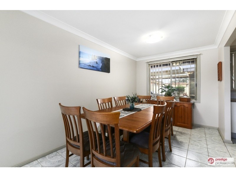 16 Kinchega Court, Wattle Grove NSW 2173