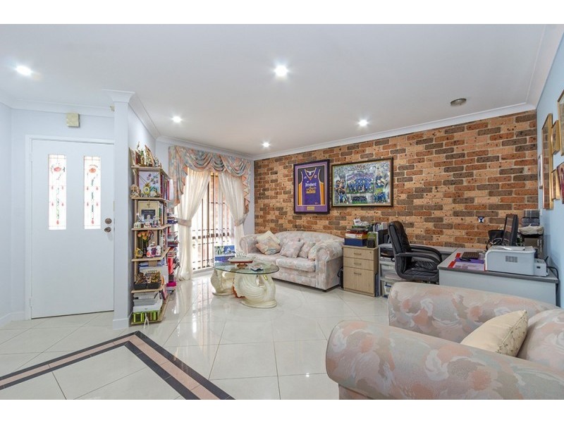 3 Ancura Court, Wattle Grove NSW 2173