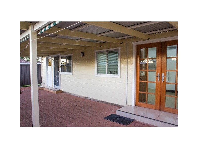 18a Dredge Avenue, Moorebank NSW 2170