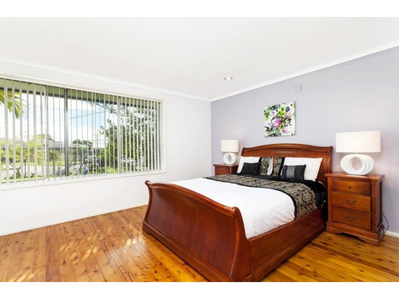 8 Evans Avenue, Moorebank NSW 2170