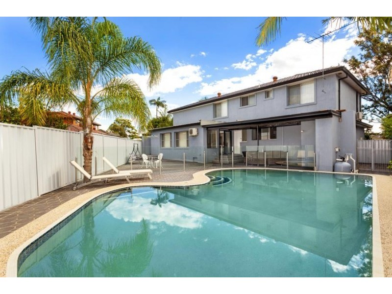 8 Evans Avenue, Moorebank NSW 2170